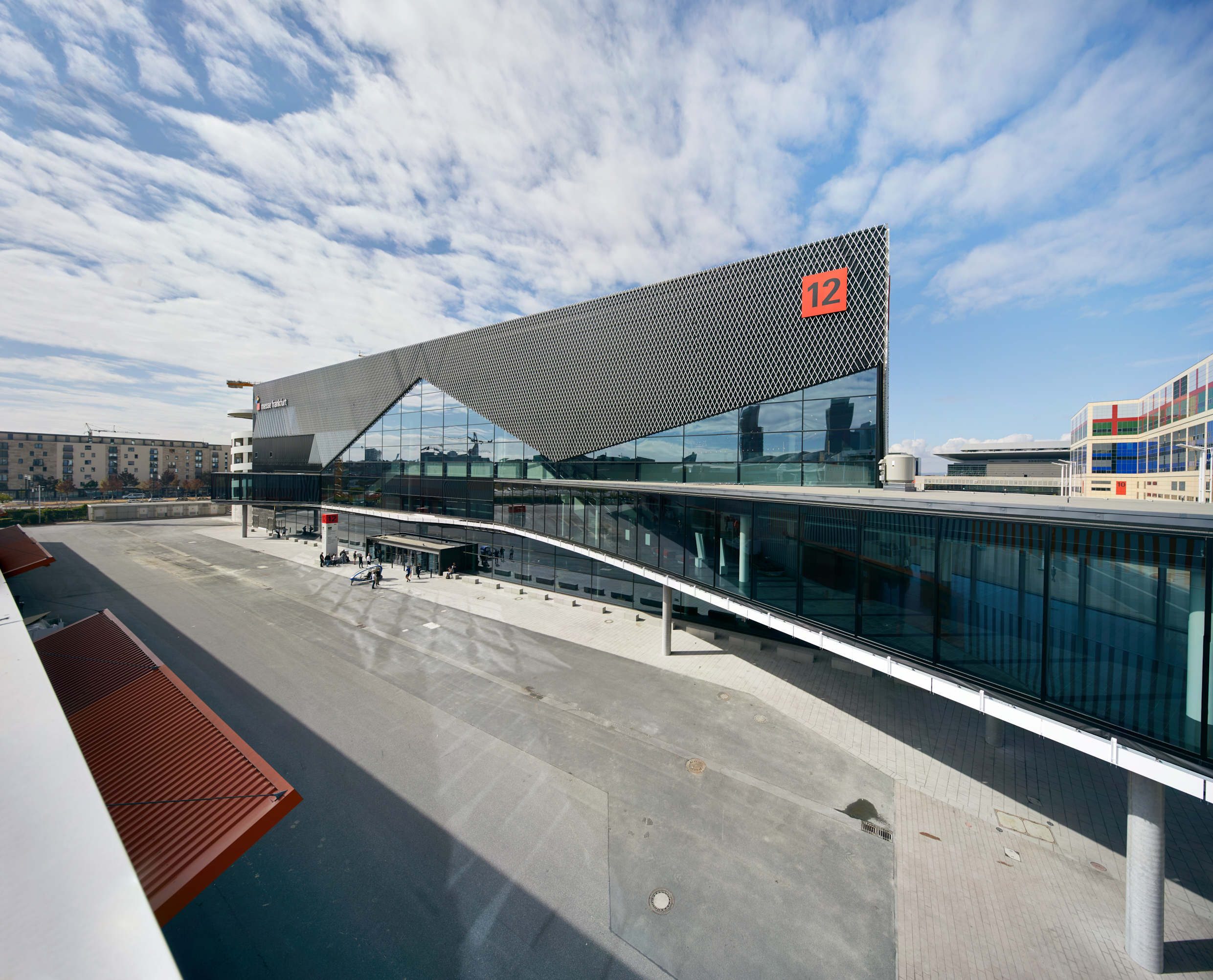 Halle 12