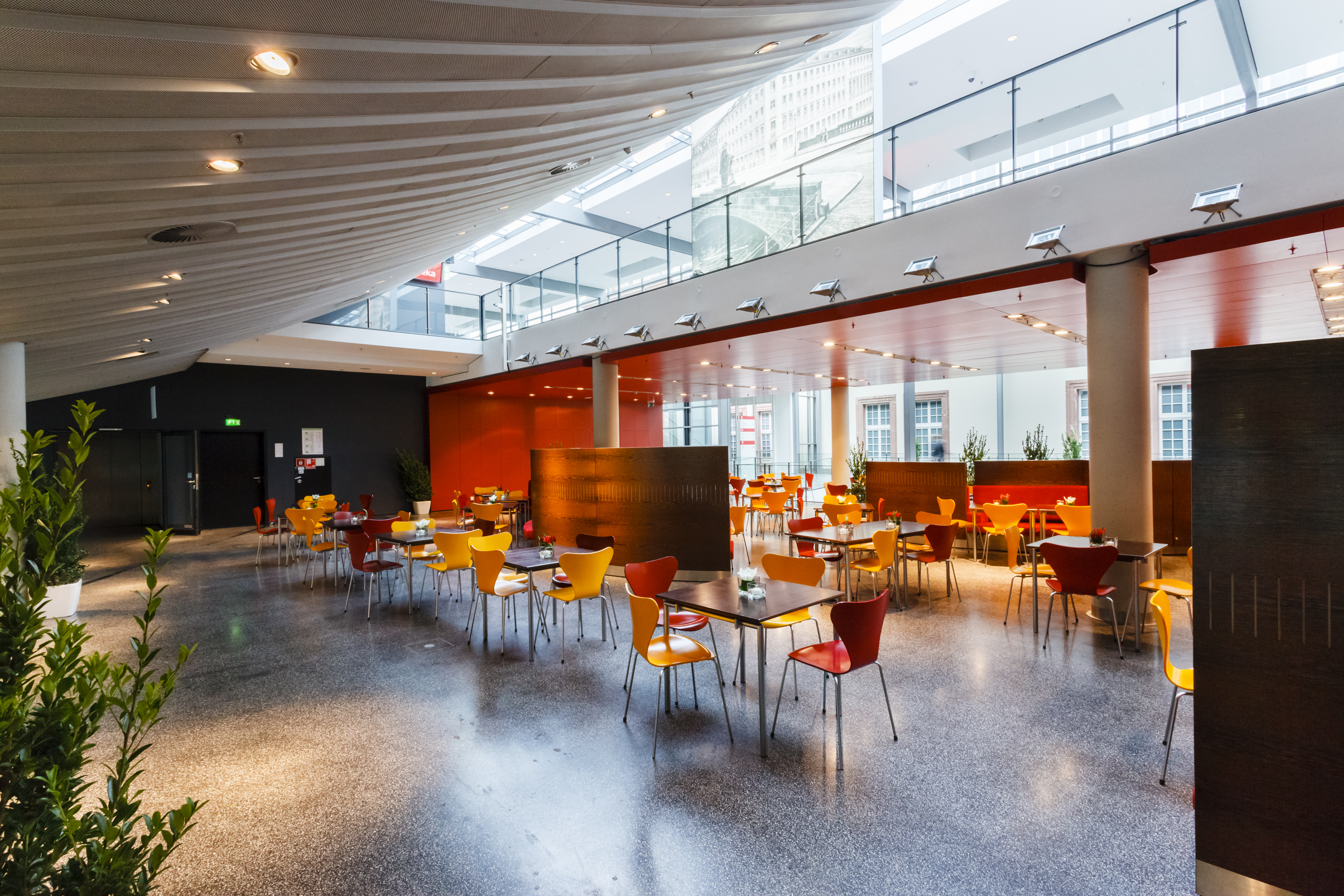 Forum Patio - Ebene Via